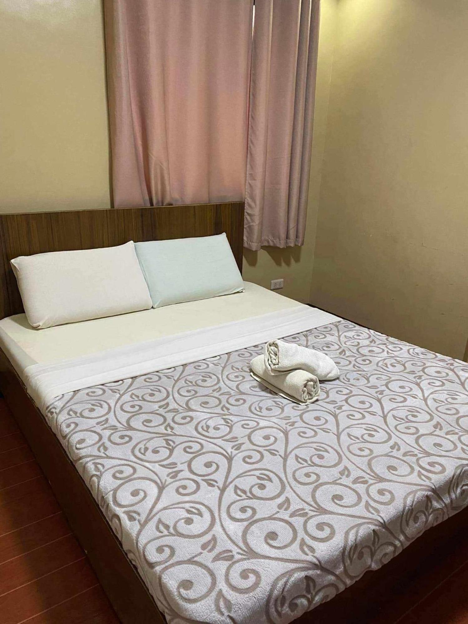 באקולוד East Square Inn מראה חיצוני תמונה