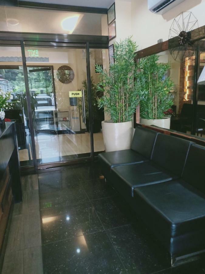 באקולוד East Square Inn מראה חיצוני תמונה