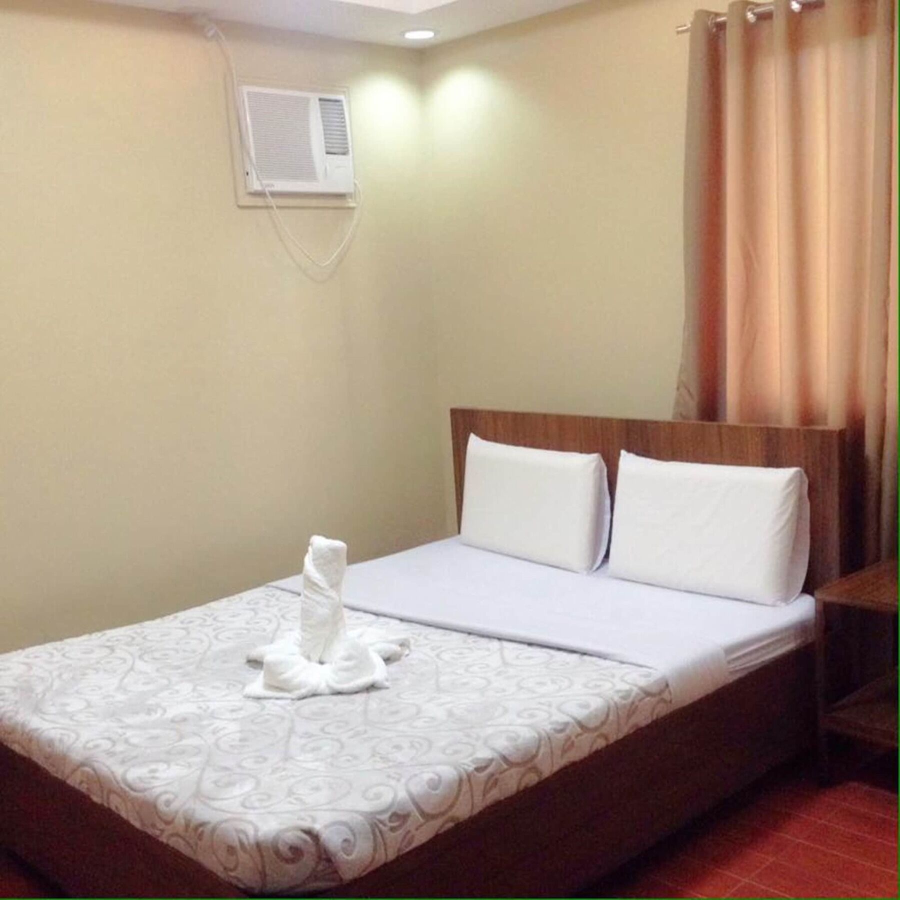 באקולוד East Square Inn מראה חיצוני תמונה